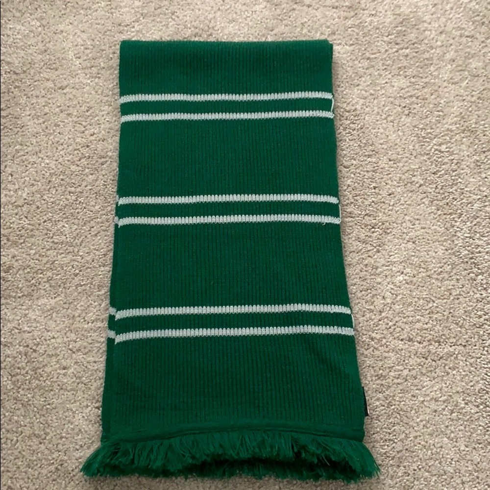 Wizarding World of Harry Potter Slytherin Scarf